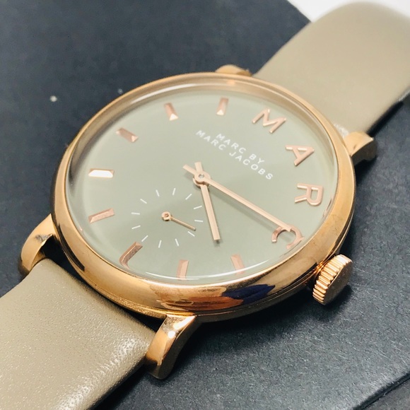 Authentic Marc Jacobs Leather Wristwatch - Picture 7 of 8